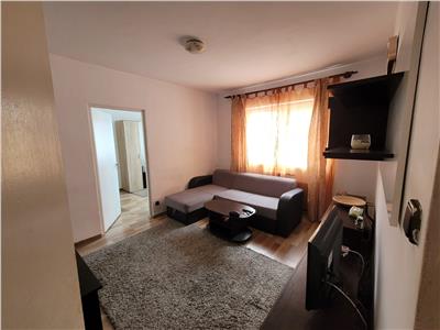 Apartament cu 2 camere mobilat si utilat etaj 3 Mihai Viteazul